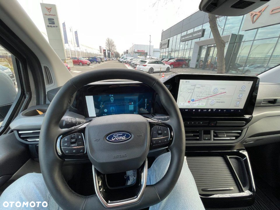 Ford Tourneo Custom - 10