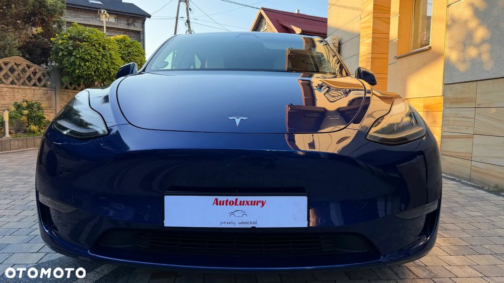 Tesla Model Y Long Range AWD - 15