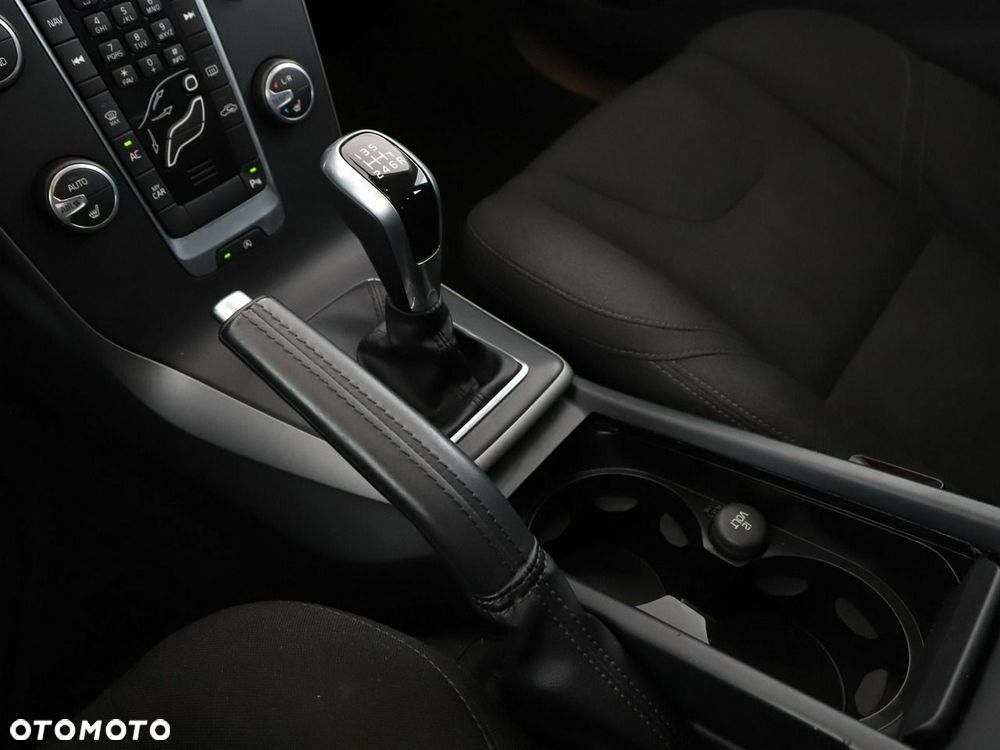 Volvo V40 T2 Kinetic - 28