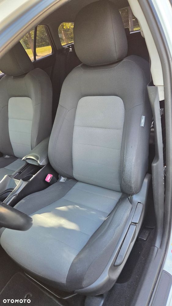 Toyota Avensis 1.6 Business Edition - 18