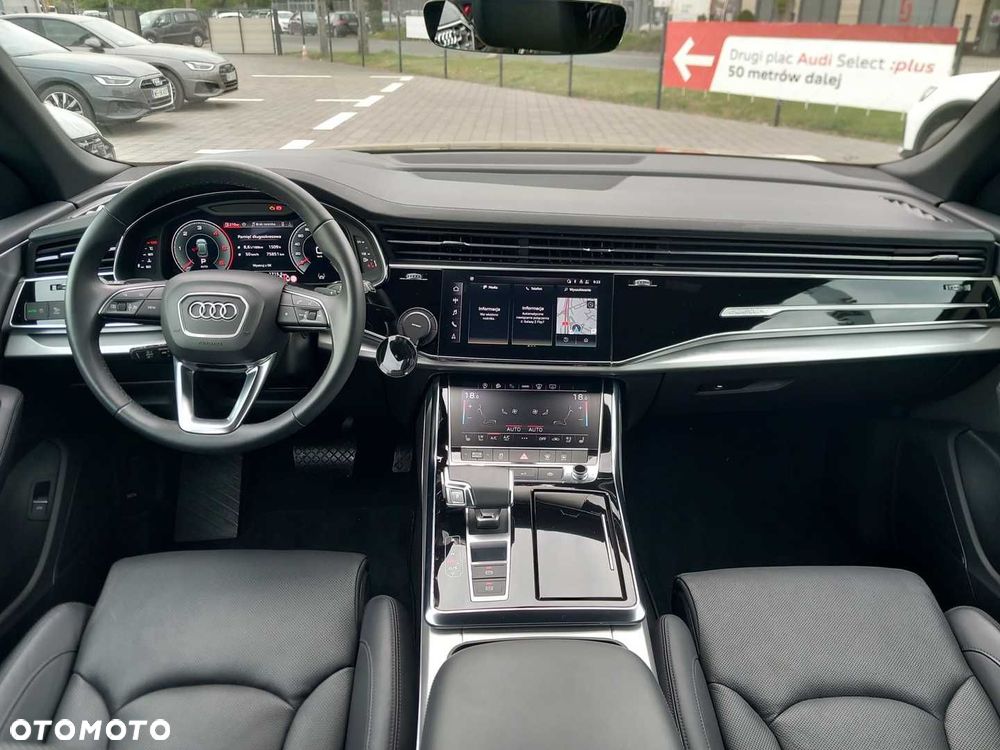 Audi Q8 - 12