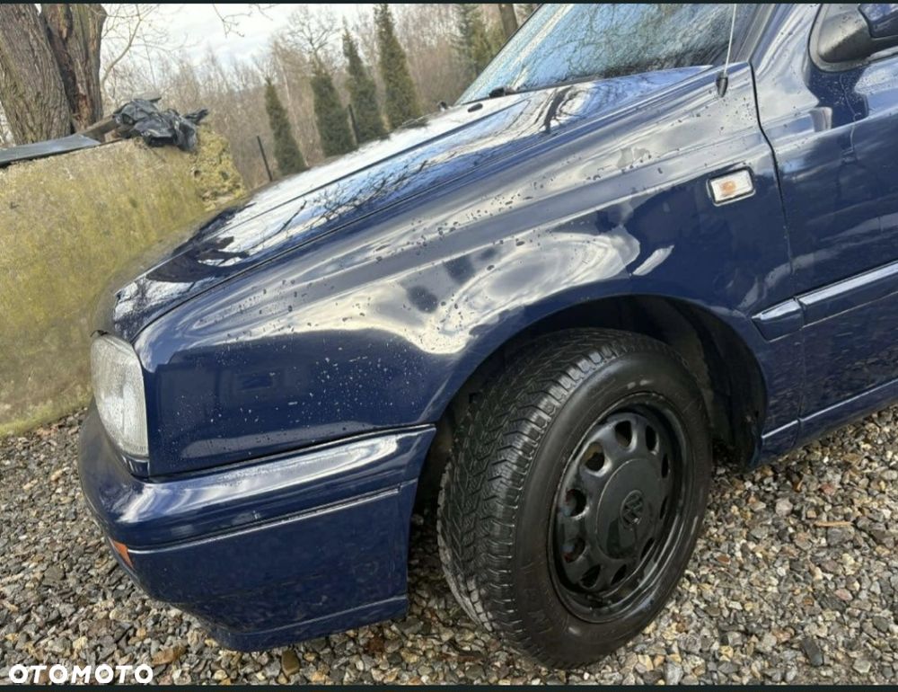 Volkswagen Golf 1.6 CL - 8
