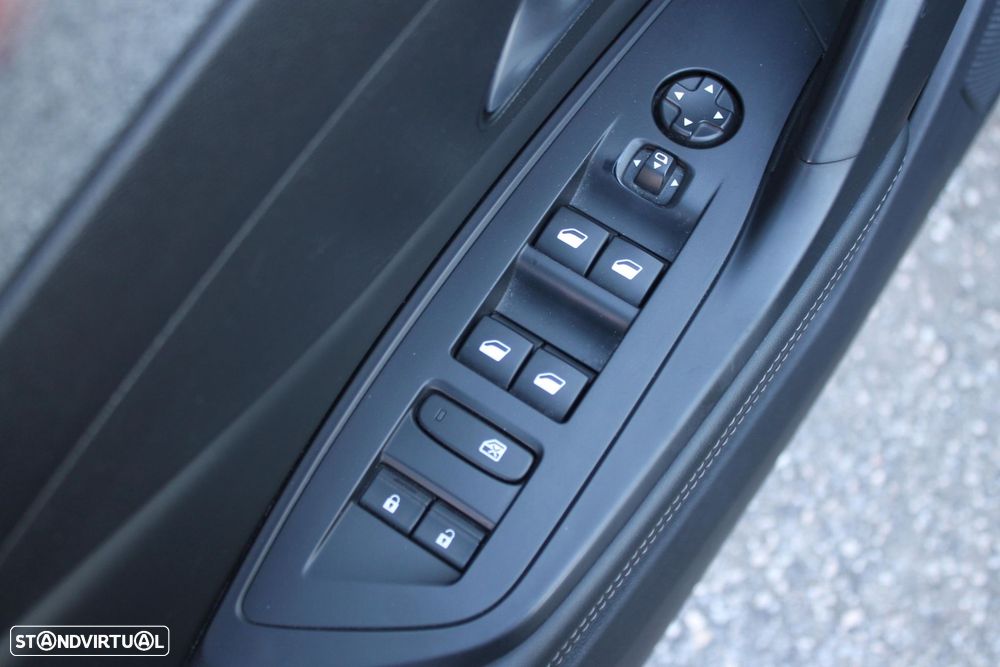 Peugeot 308 1.2 PureTech Allure EAT8 - 7