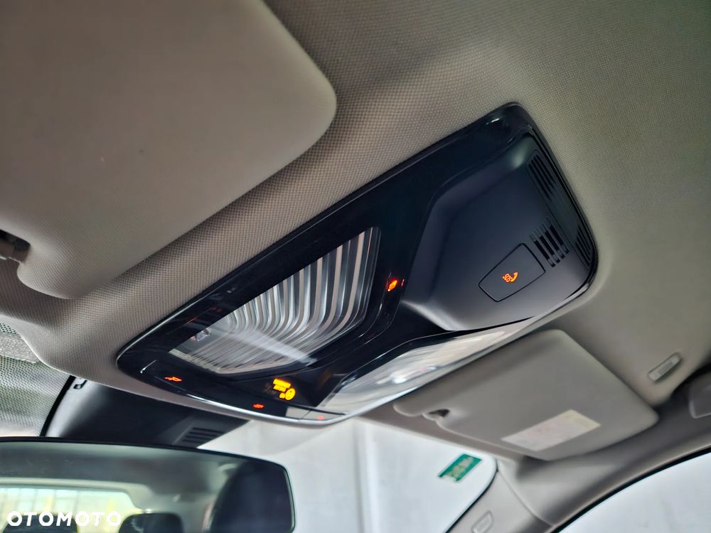 BMW Seria 3 318d MHEV Advantage - 25