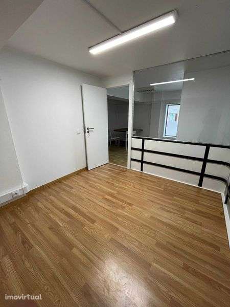 Arrendamento de escritório na Rua Heitor Bernardo Botado - Grande imagem: 2/9