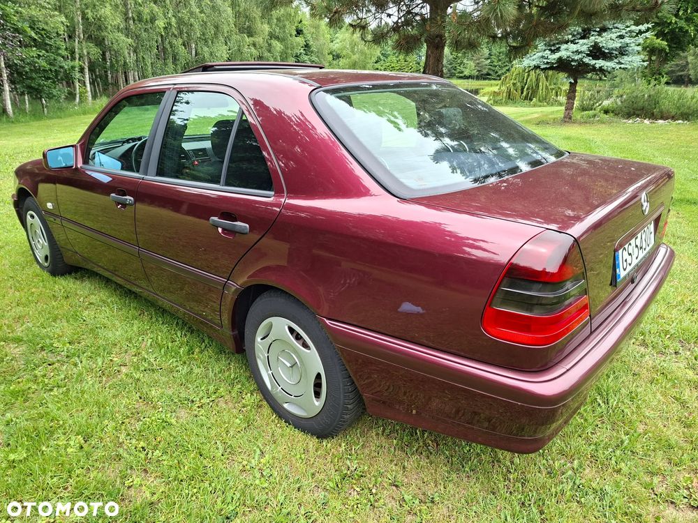 Mercedes-Benz Klasa C 180 Classic - 3