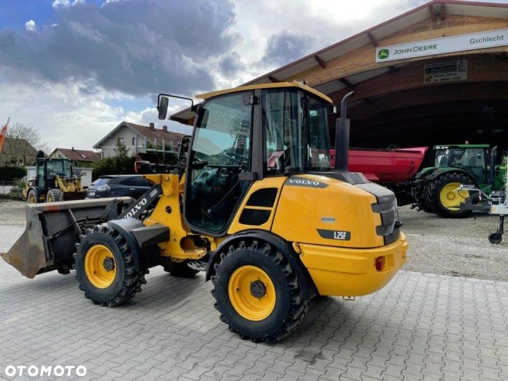 Volvo L25f / ROKU 2011 / łopata 4w1 - 3