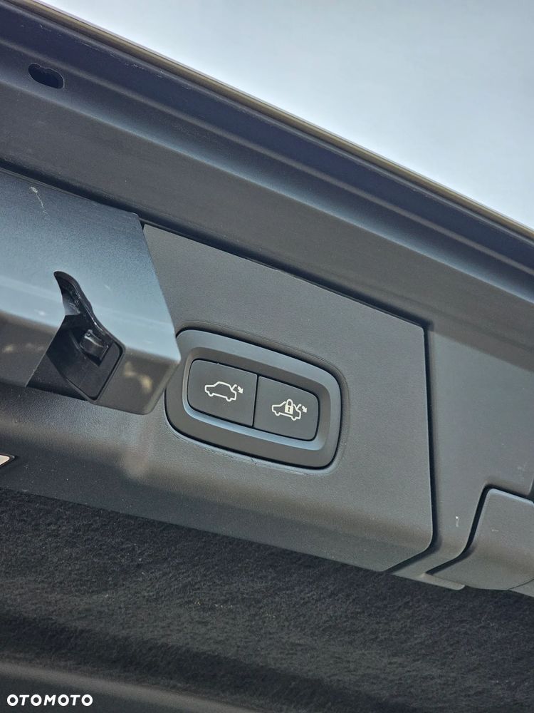 Volvo V90 Cross Country - 20