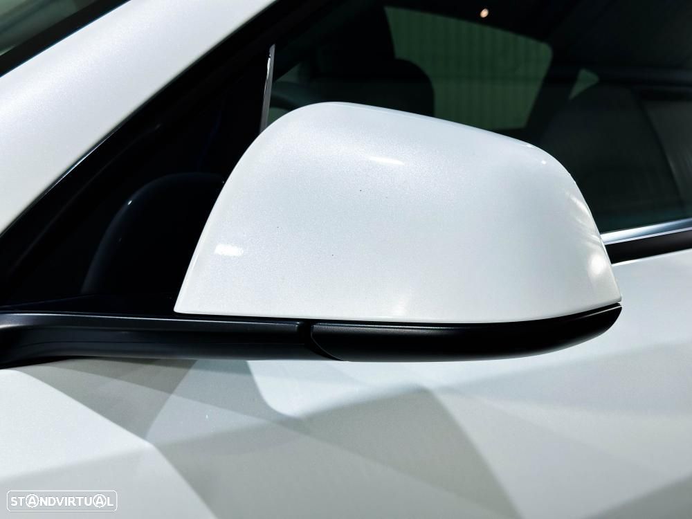 Tesla Model Y Long Range Dual Motor AWD - 16
