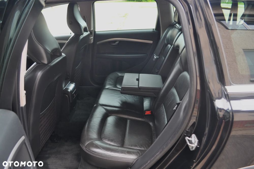 Volvo XC 70 D5 AWD Geartronic Black Edition - 33