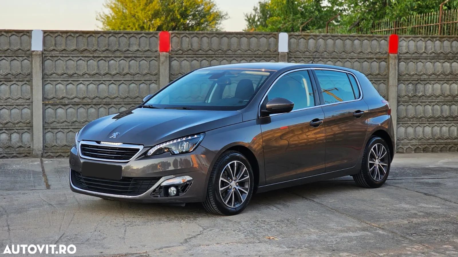 Peugeot 308 - 1