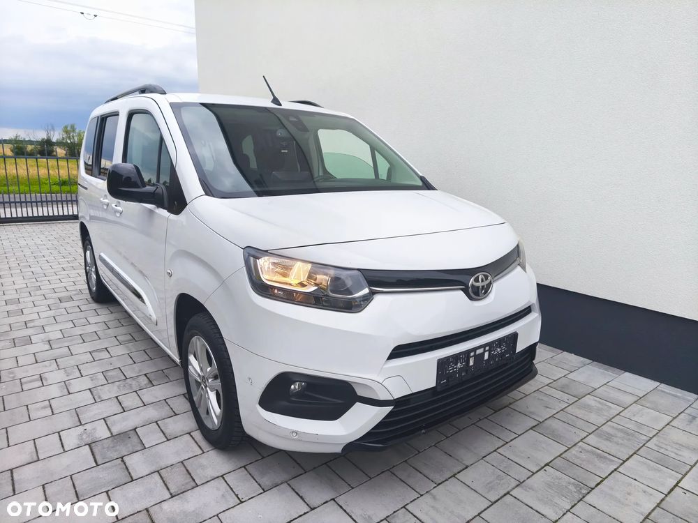 Toyota Proace City Verso 1.2 Turbo L1 Team Deutschland - 8