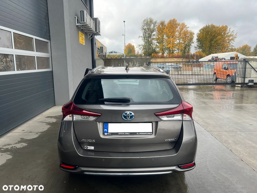 Toyota Auris Hybrid 135 Dynamic - 4