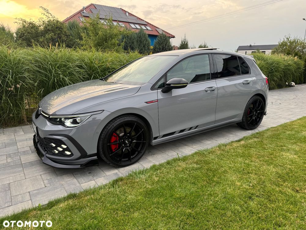 Volkswagen Golf - 2