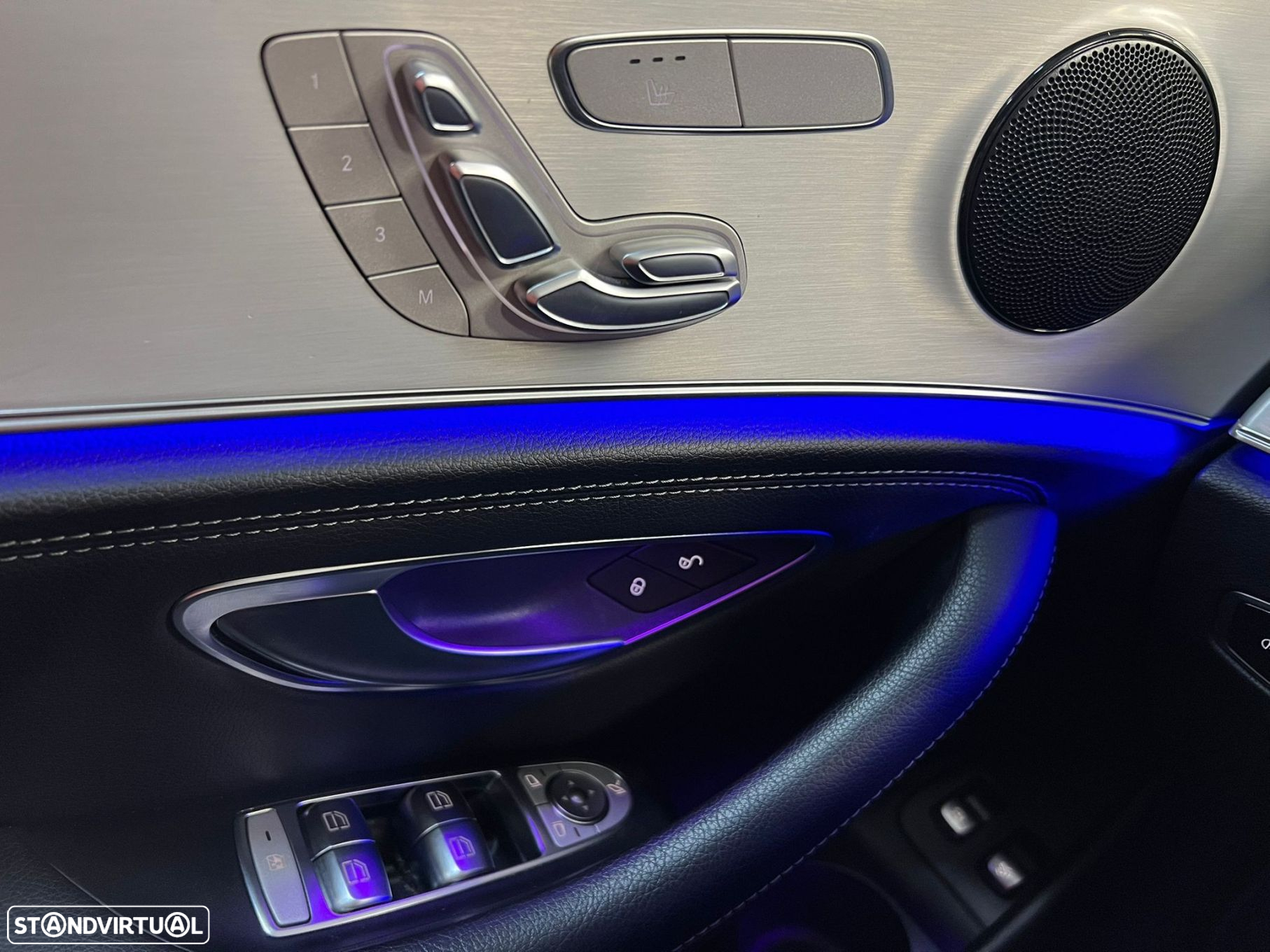 Mercedes-Benz E 300 e Exclusive Line - 26