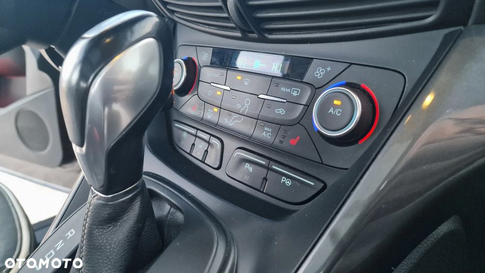 Ford Kuga 2.0 TDCi 4x4 Vignale - 35