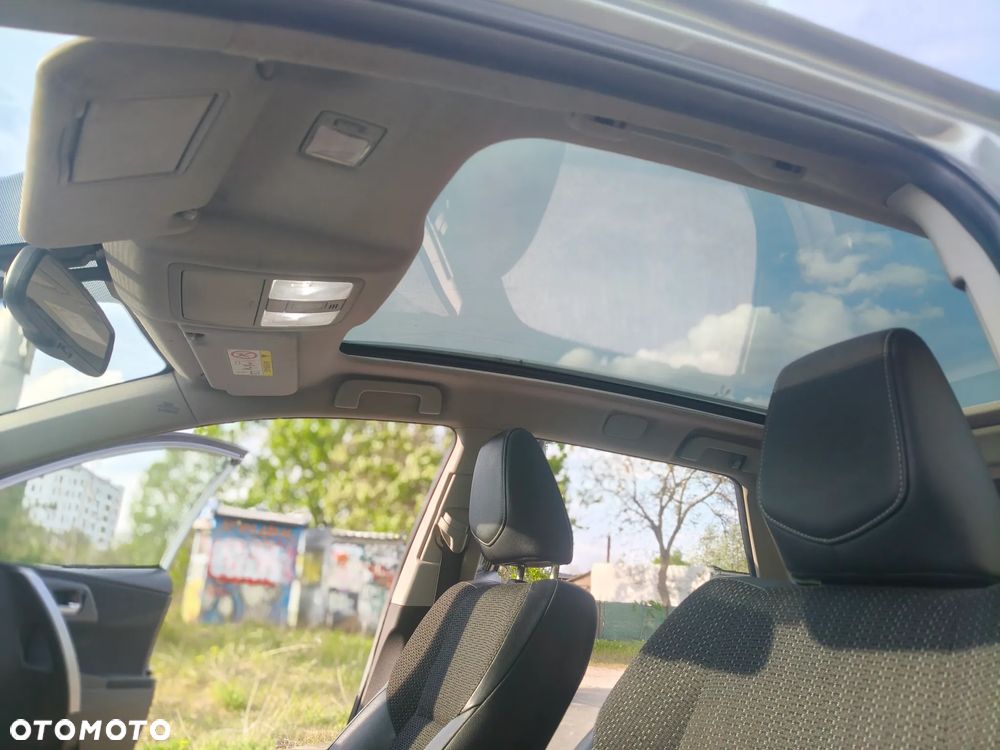 Toyota Auris ver-1-8-hsd-luna - 14