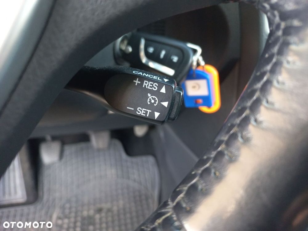 Toyota Auris 2.0 D-4D Premium - 18