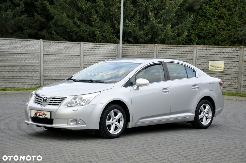 Toyota Avensis 1.8 Sol plus NAVI - 24