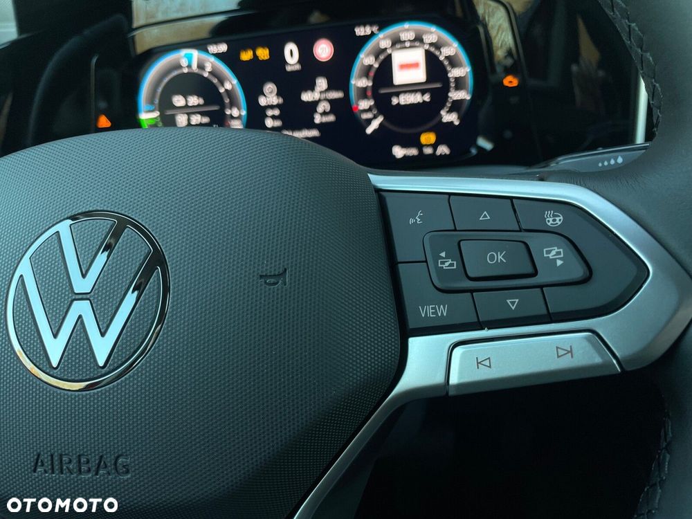 Volkswagen Golf - 18