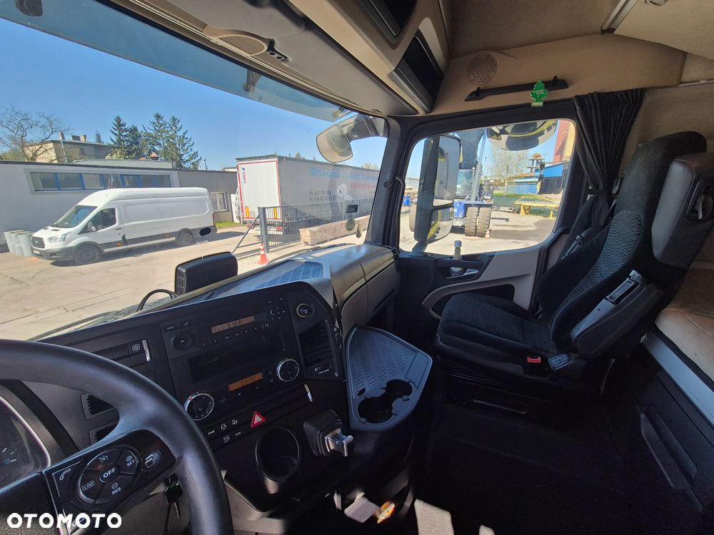 Mercedes-Benz Actros MP4 - 4