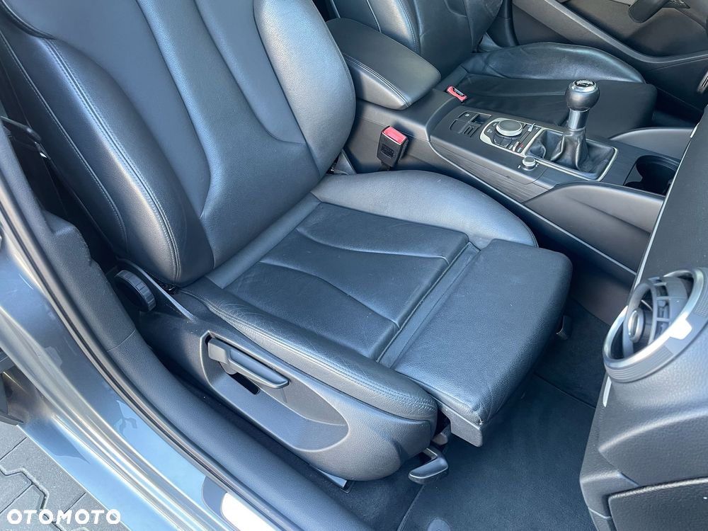 Audi A3 Limousine 1.6 TDI design - 19
