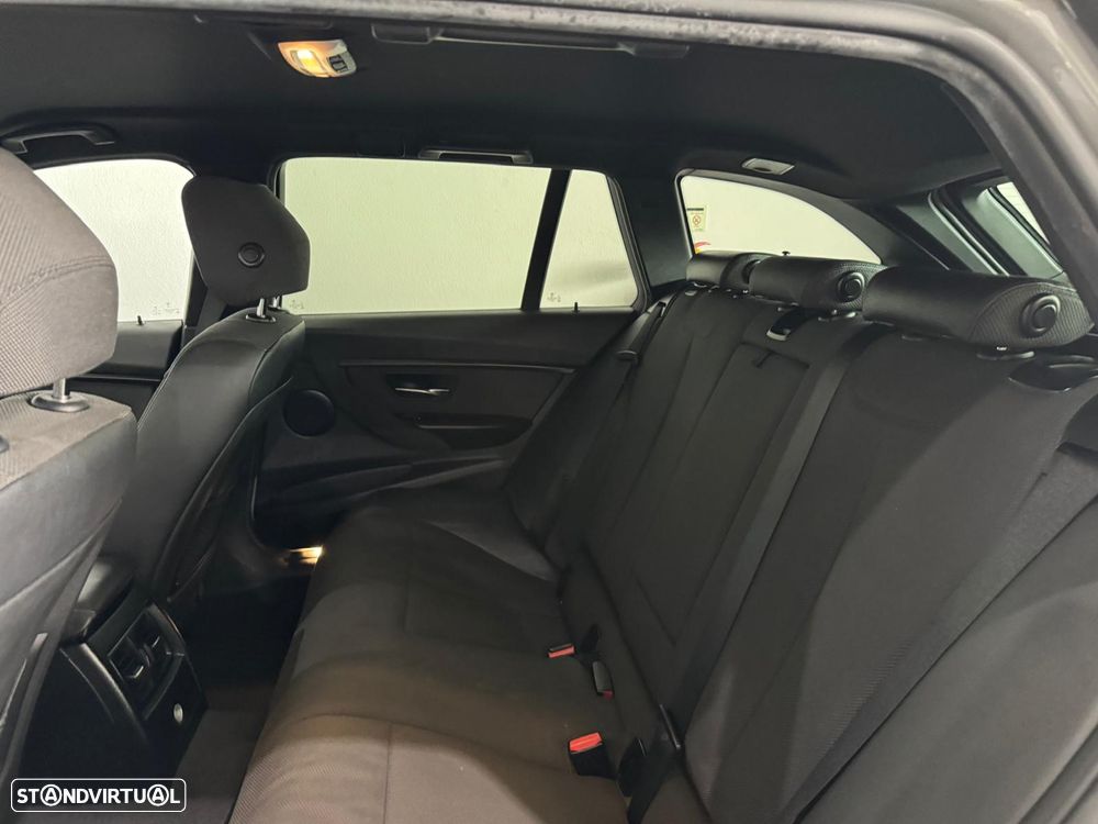 BMW 320 d Pack M Auto - 12