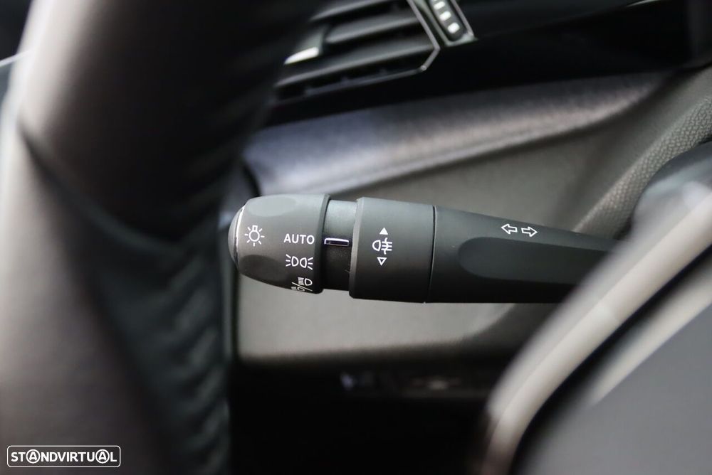 Peugeot 308 1.2 PureTech Allure - 18