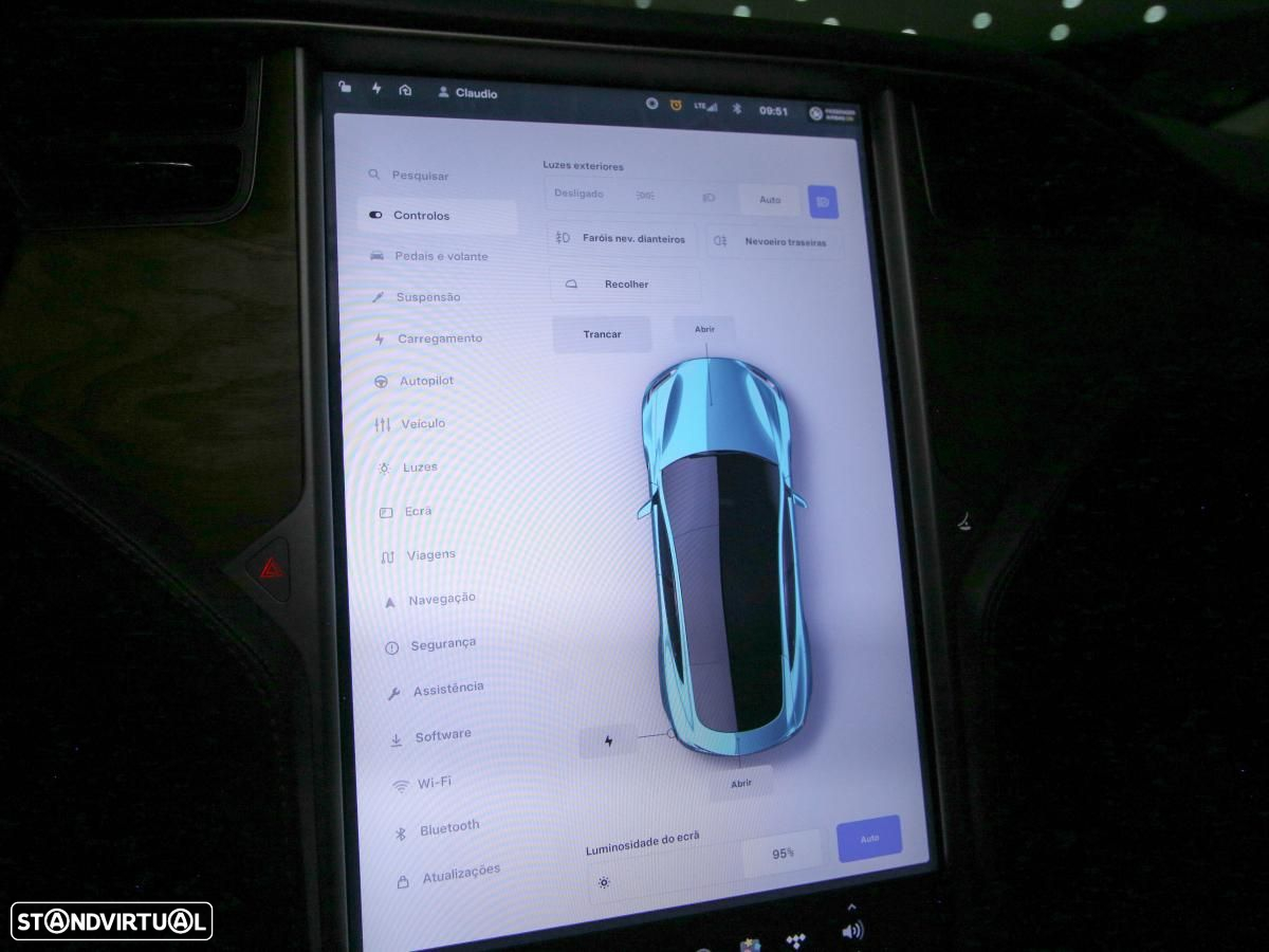 Tesla Model S - 21