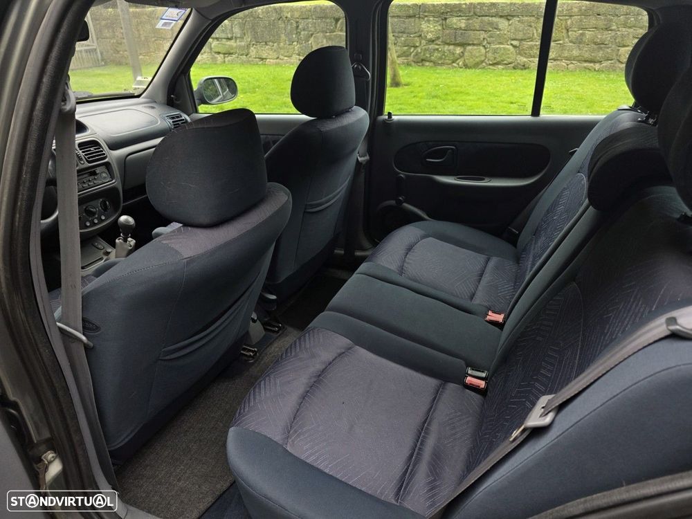 Renault Clio 1.2 Expression - 8