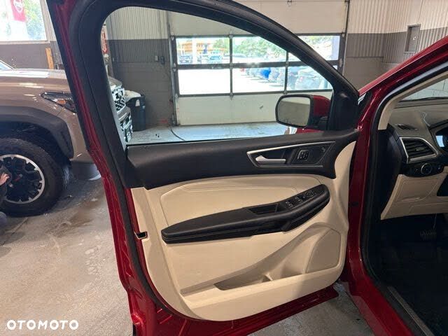 Ford Edge - 12