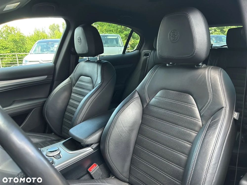Alfa Romeo Stelvio 2.0 Turbo Sprint Q4 - 8