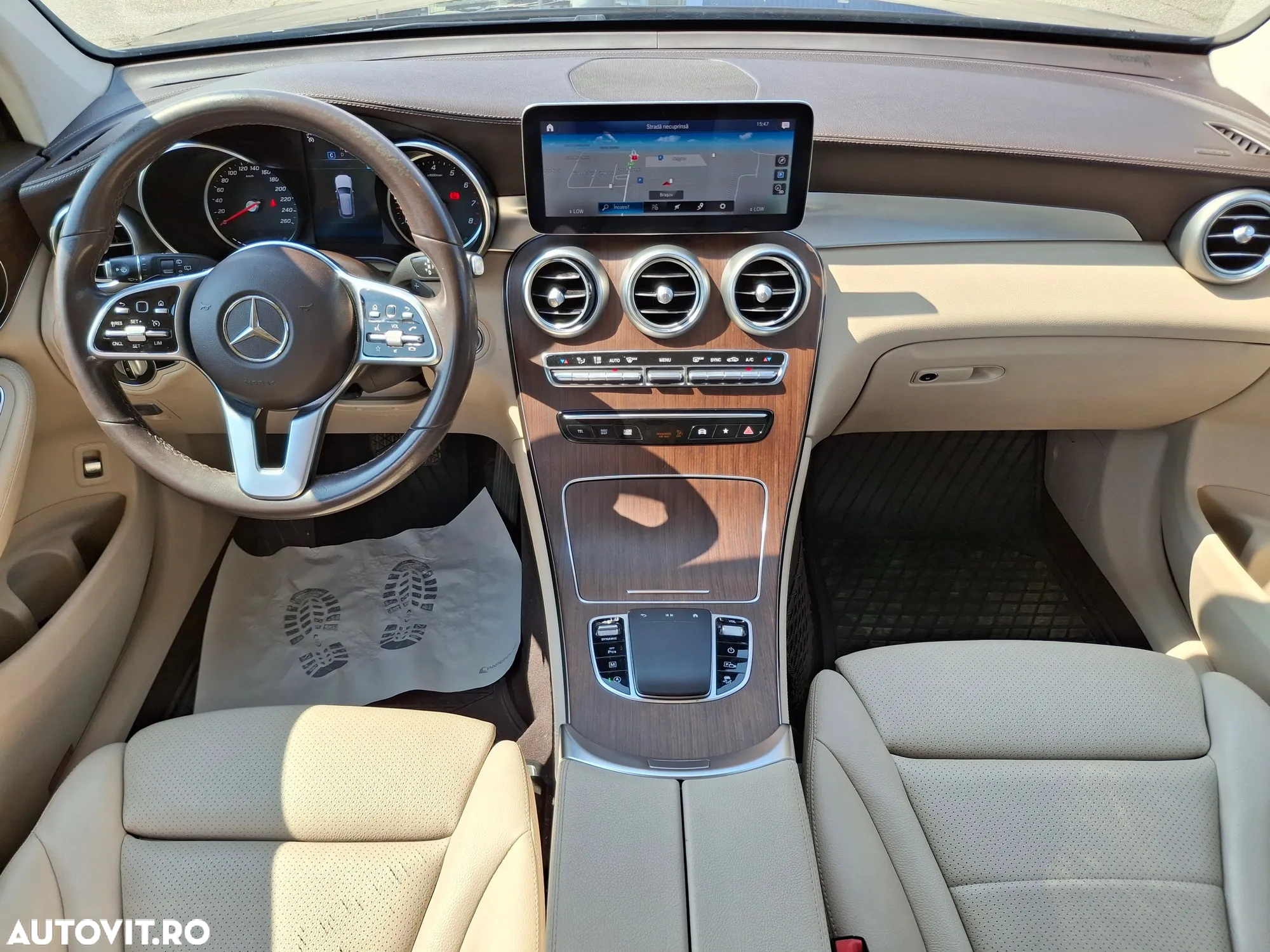 Mercedes-Benz GLC - 12