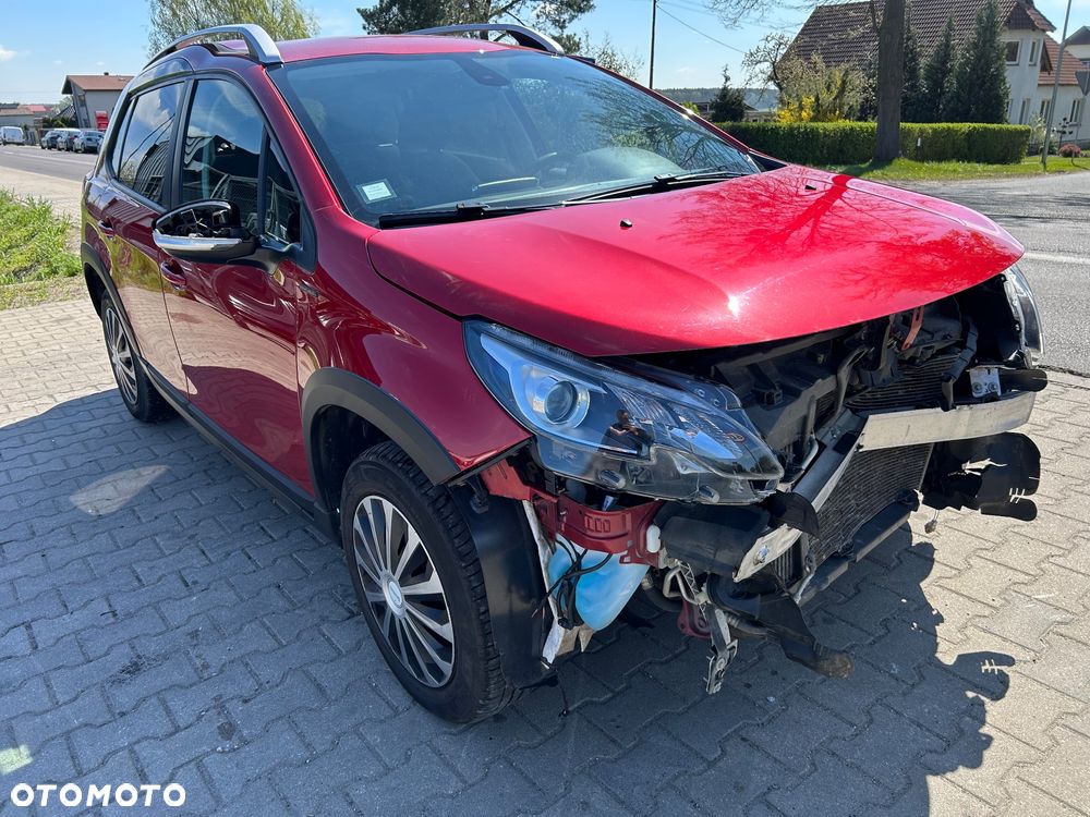 Peugeot 2008 BlueHDi 100 STOP & START Signature - 3