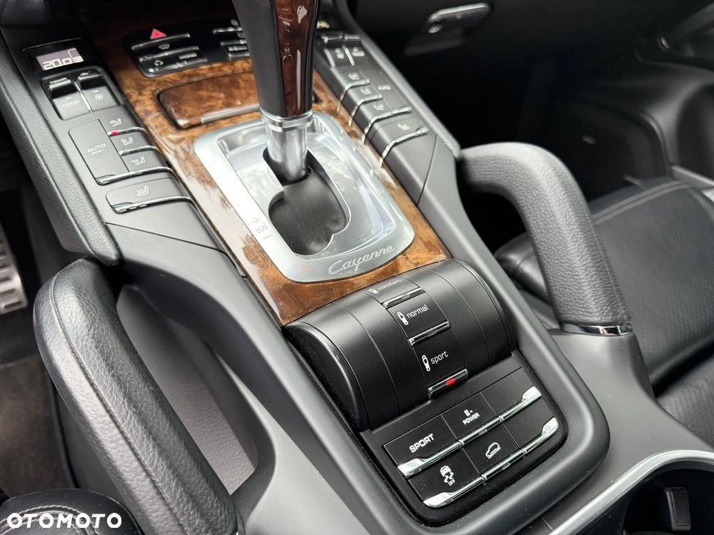 Porsche Cayenne - 33