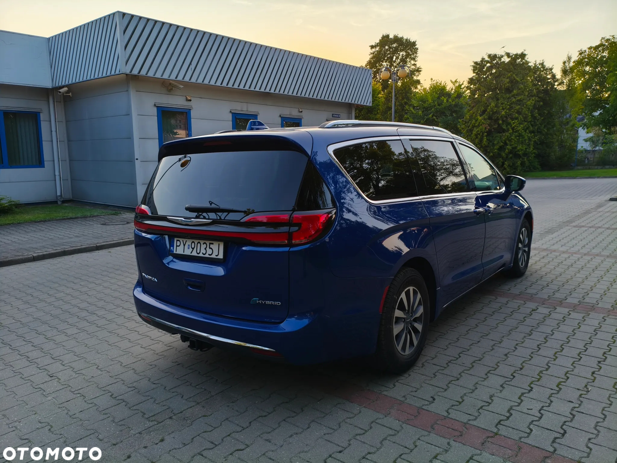 Chrysler Pacifica - 5