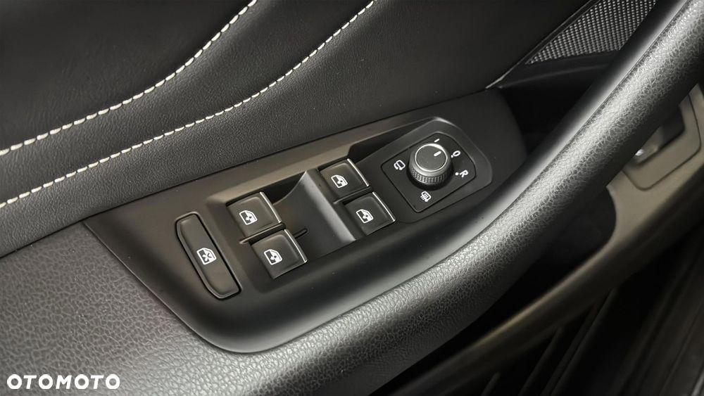 Volkswagen Passat 2.0 TDI EVO Elegance DSG - 32
