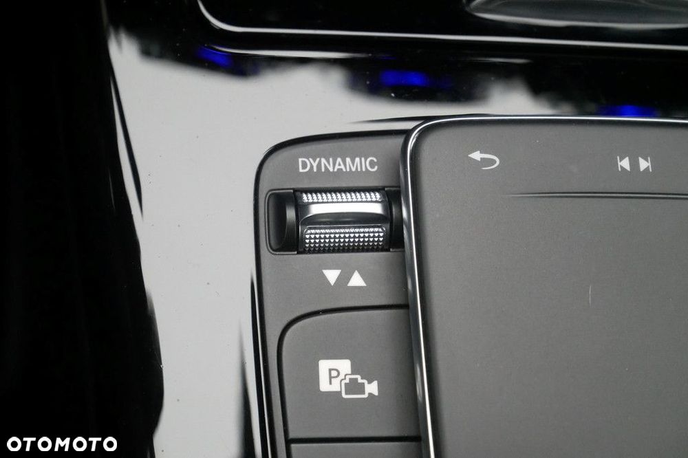 Mercedes-Benz CLA - 21