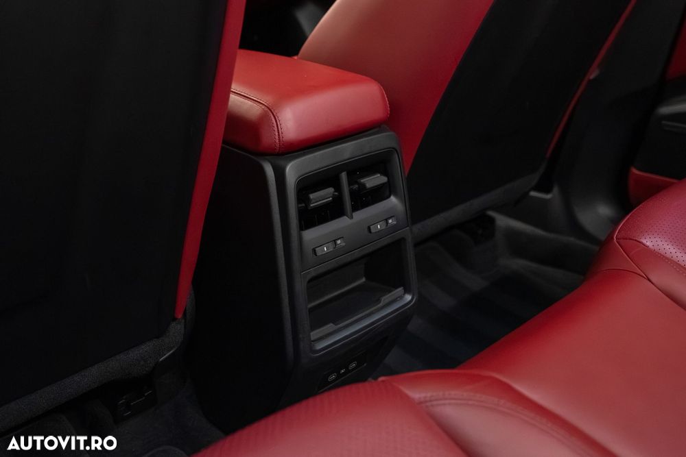 Porsche Macan - 32