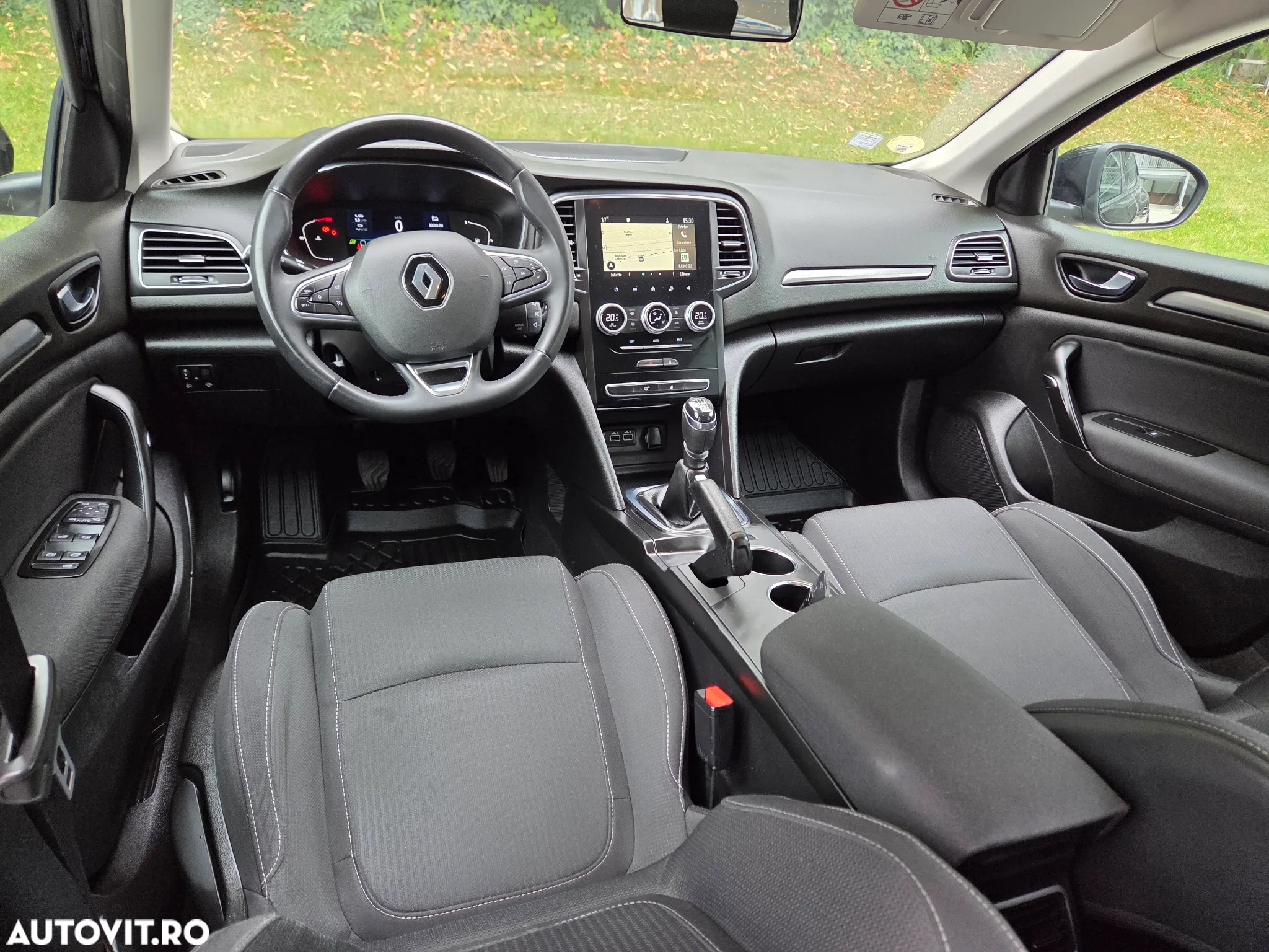 Renault Megane Grandtour BLUE dCi 115 BUSINESS EDITION - 28