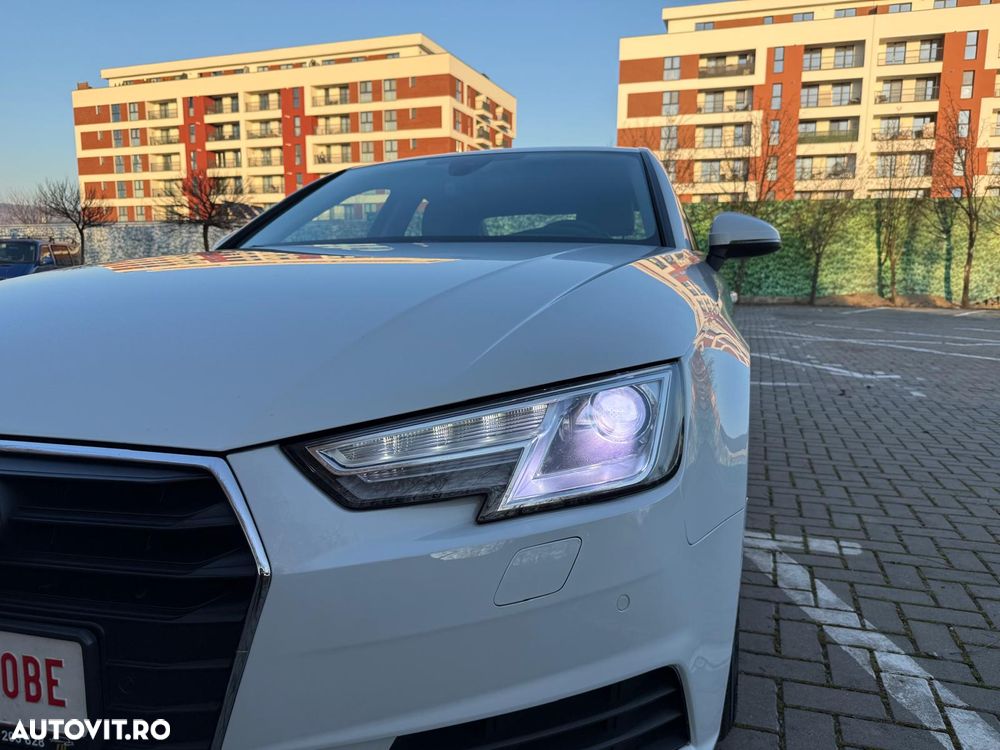 Audi A4 2.0 TDI DPF clean diesel multitronic S line Sportpaket - 12