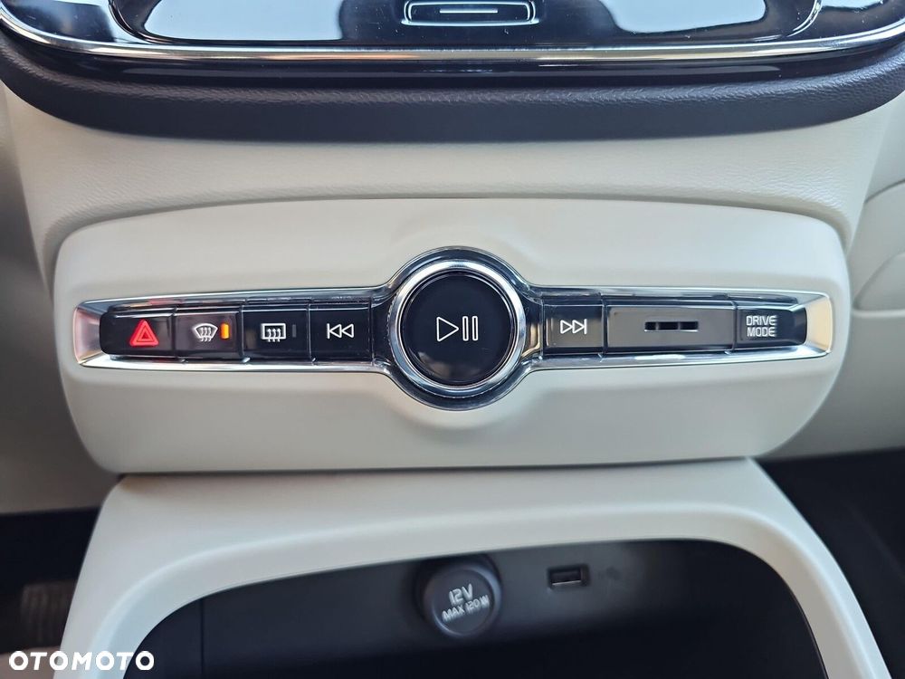 Volvo XC 40 - 28
