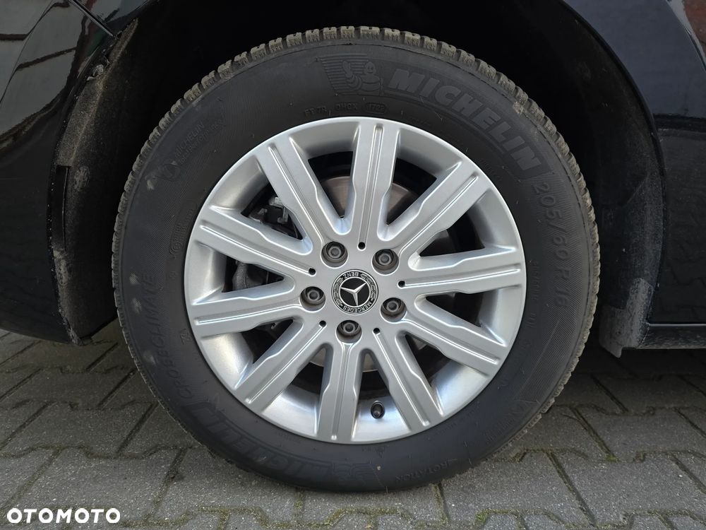Mercedes-Benz Klasa T 180 d Progressive - 29