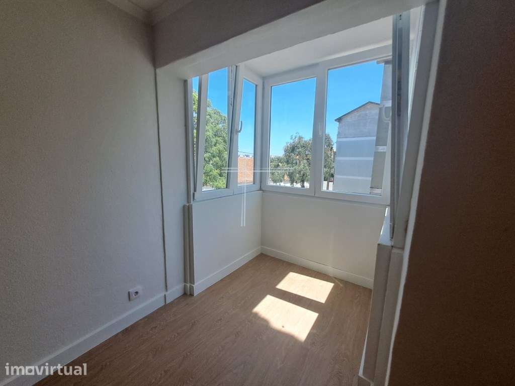 Apartamento T3, totalmente remodelado - Amora - Grande imagem: 4/12