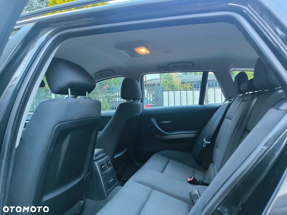 BMW Seria 3 318i - 15