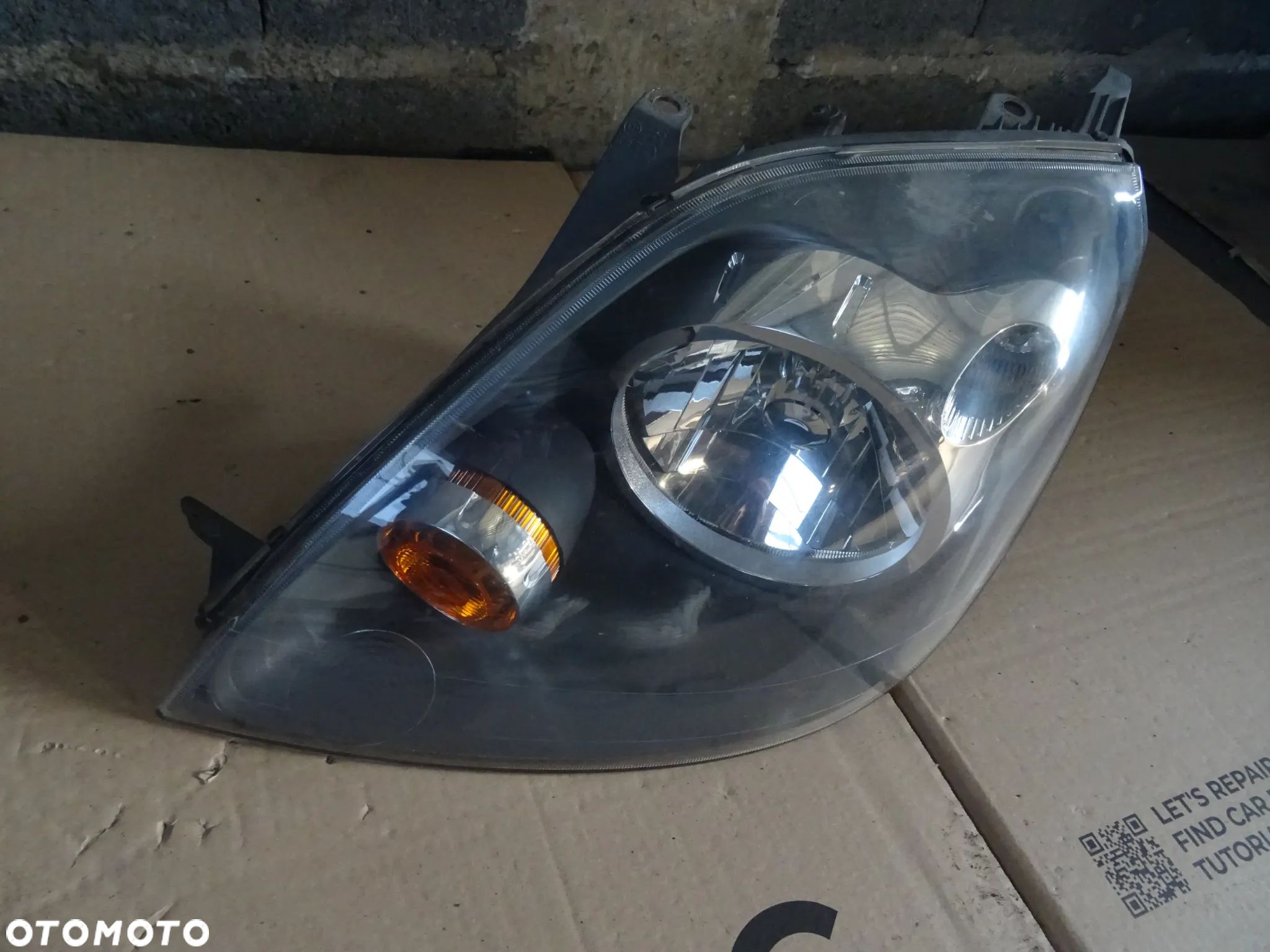 Lampa Ford fiesta MK5 Lewy przód 0301224305 - 1