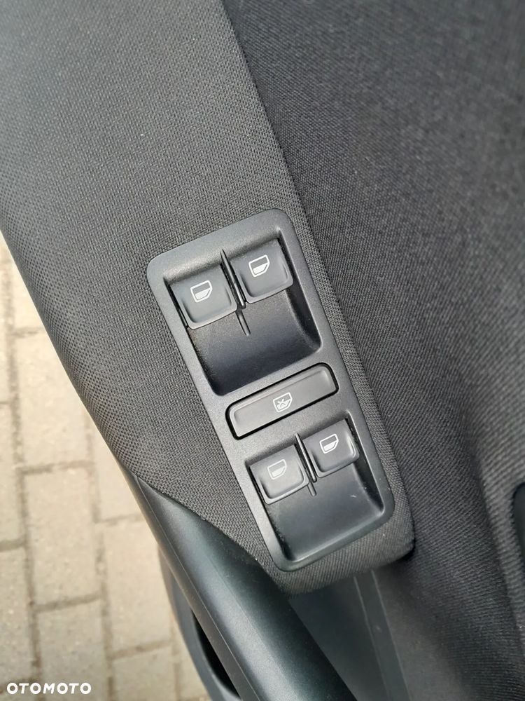 Volkswagen Polo 1.4 TDI Blue Motion Technology Lounge - 11