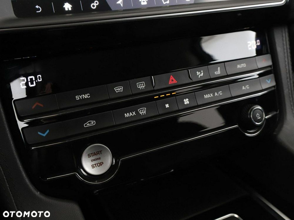 Jaguar F-Pace 20d AWD Prestige - 28