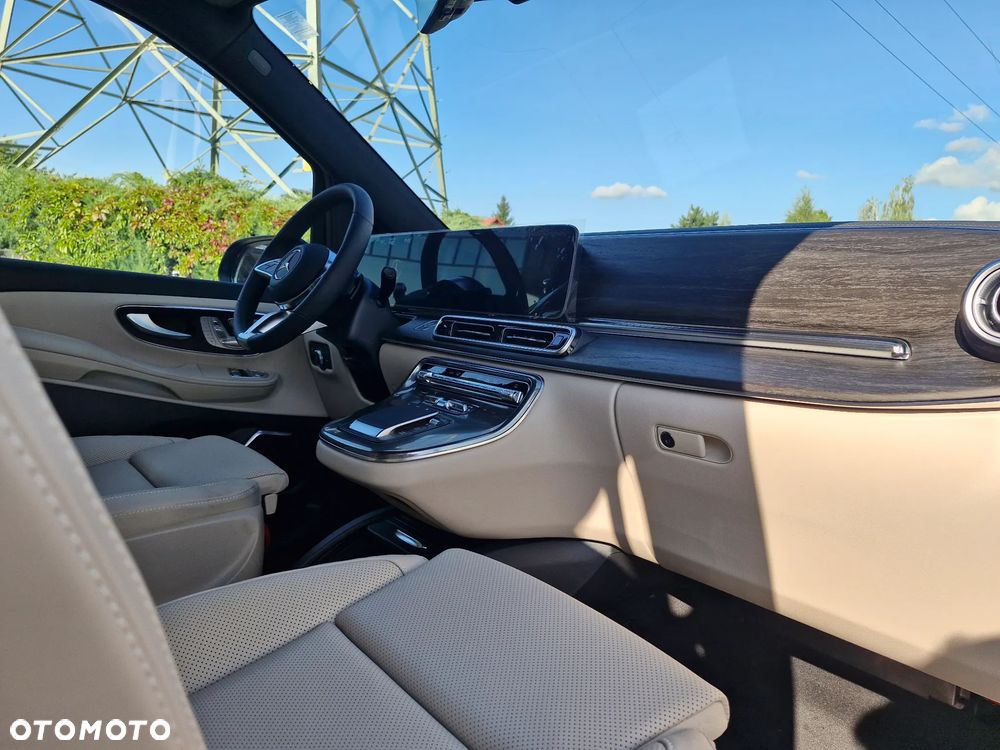 Mercedes-Benz Klasa V 300 d 9G-Tronic Exclusive (ekstra d³) - 24