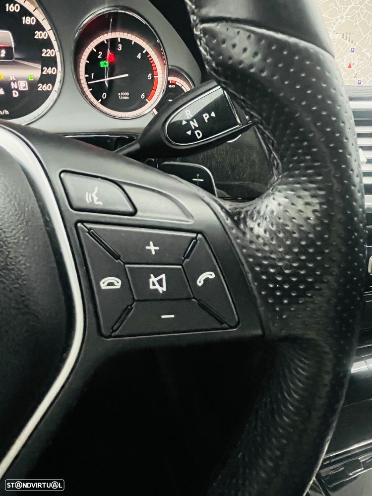 Mercedes-Benz E 300 Bluetec Hybrid Avantgarde - 48